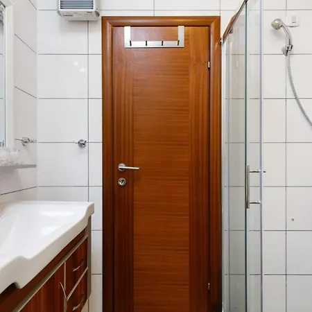 Διαμέρισμα Beautiful With A Balcony Next To The Σπλιτ