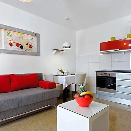 Appartement Beautiful With A Balcony Next To The *