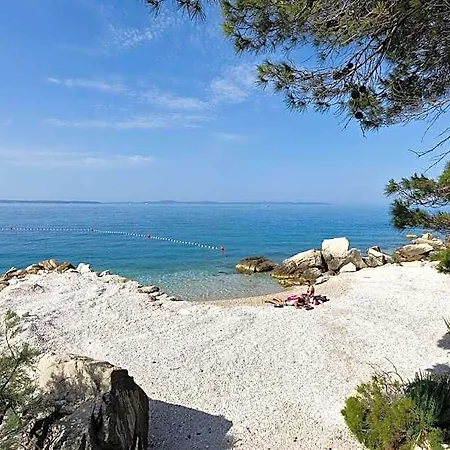 Beautiful With A Balcony Next To The Appartement Split